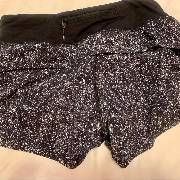Lululemon speed shorts size 4 - Picture 2 of 3
